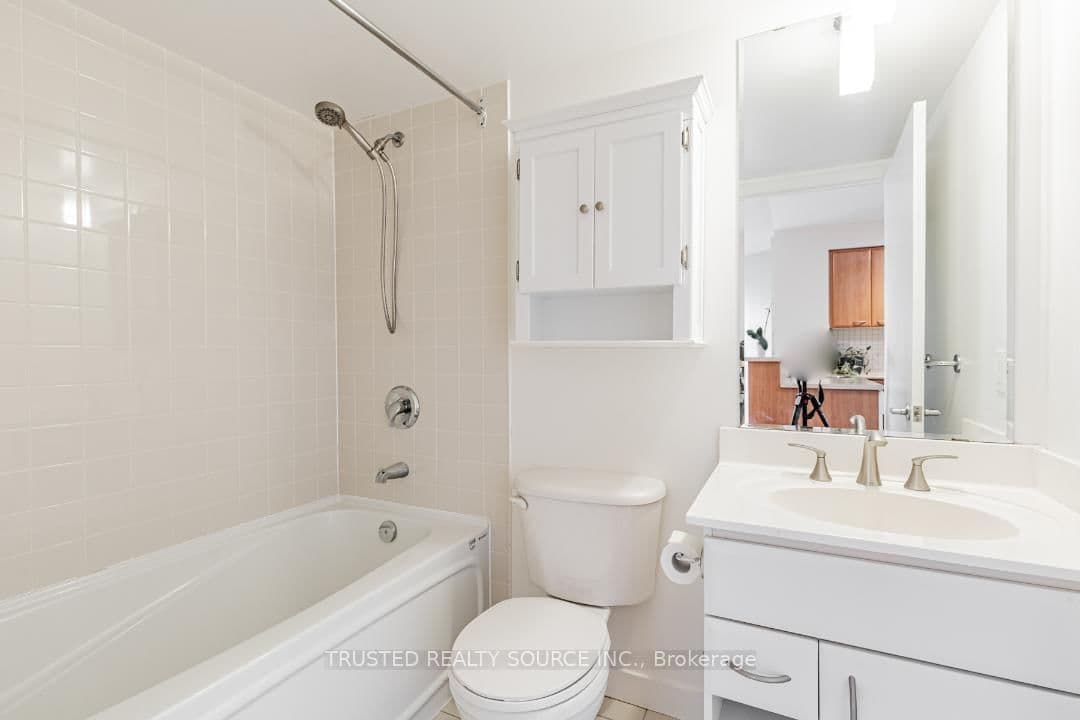 38 Lee Centre Drive, Unit 906 thumbnail 19