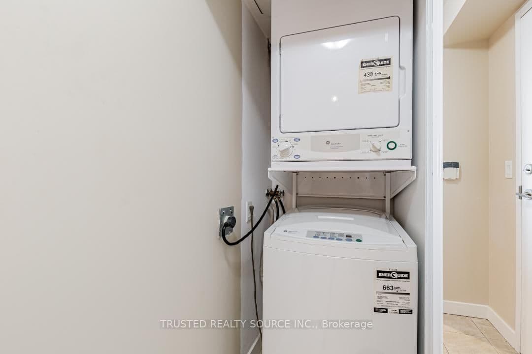 38 Lee Centre Drive, Unit 906 thumbnail 20