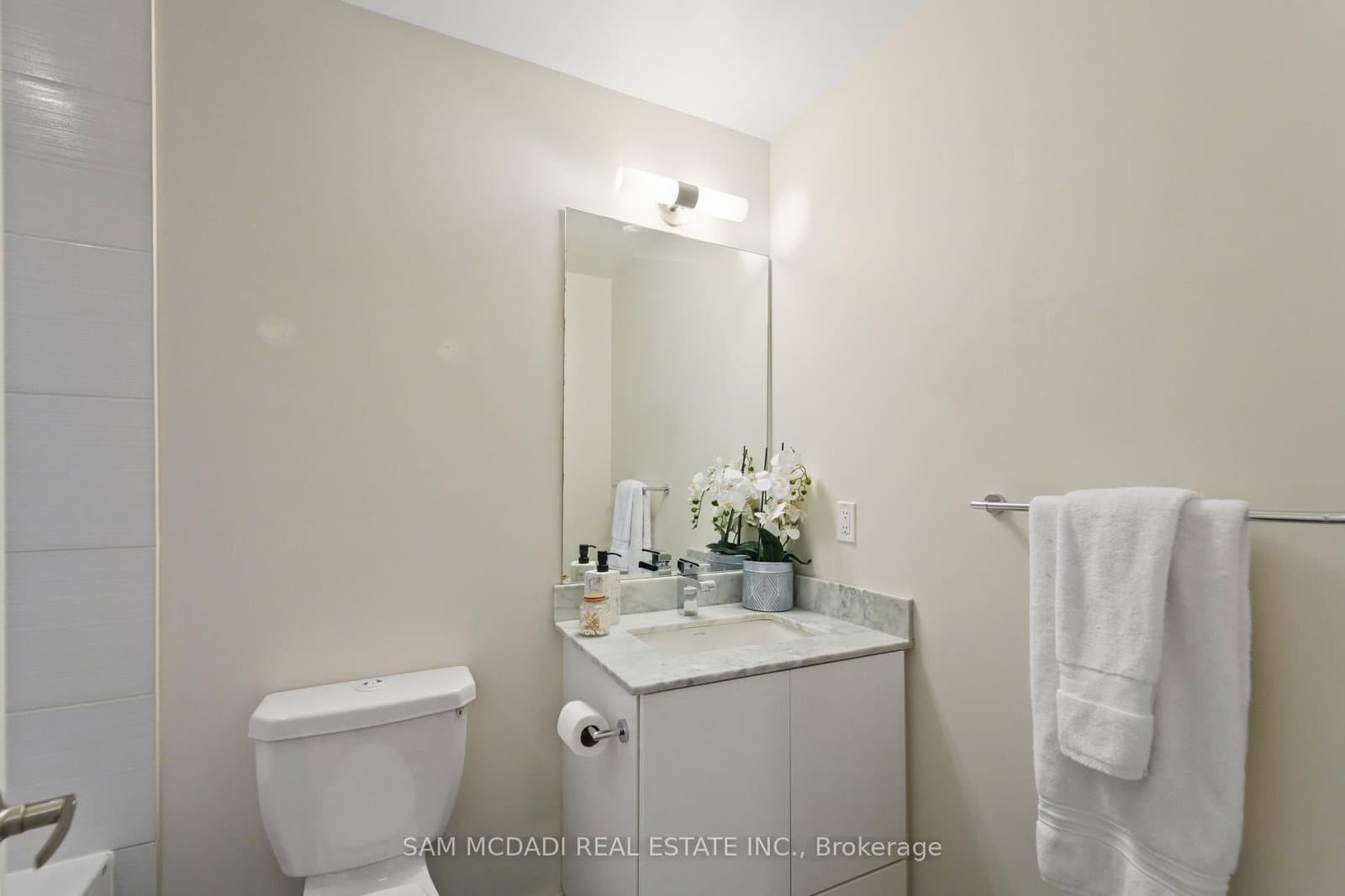 2055 Danforth Avenue, Unit 903 thumbnail 17