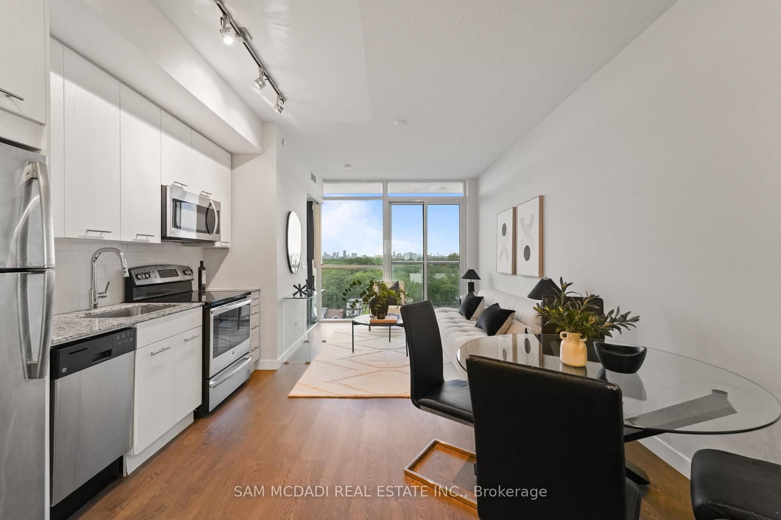 2055 Danforth Avenue, Unit 903 thumbnail 8