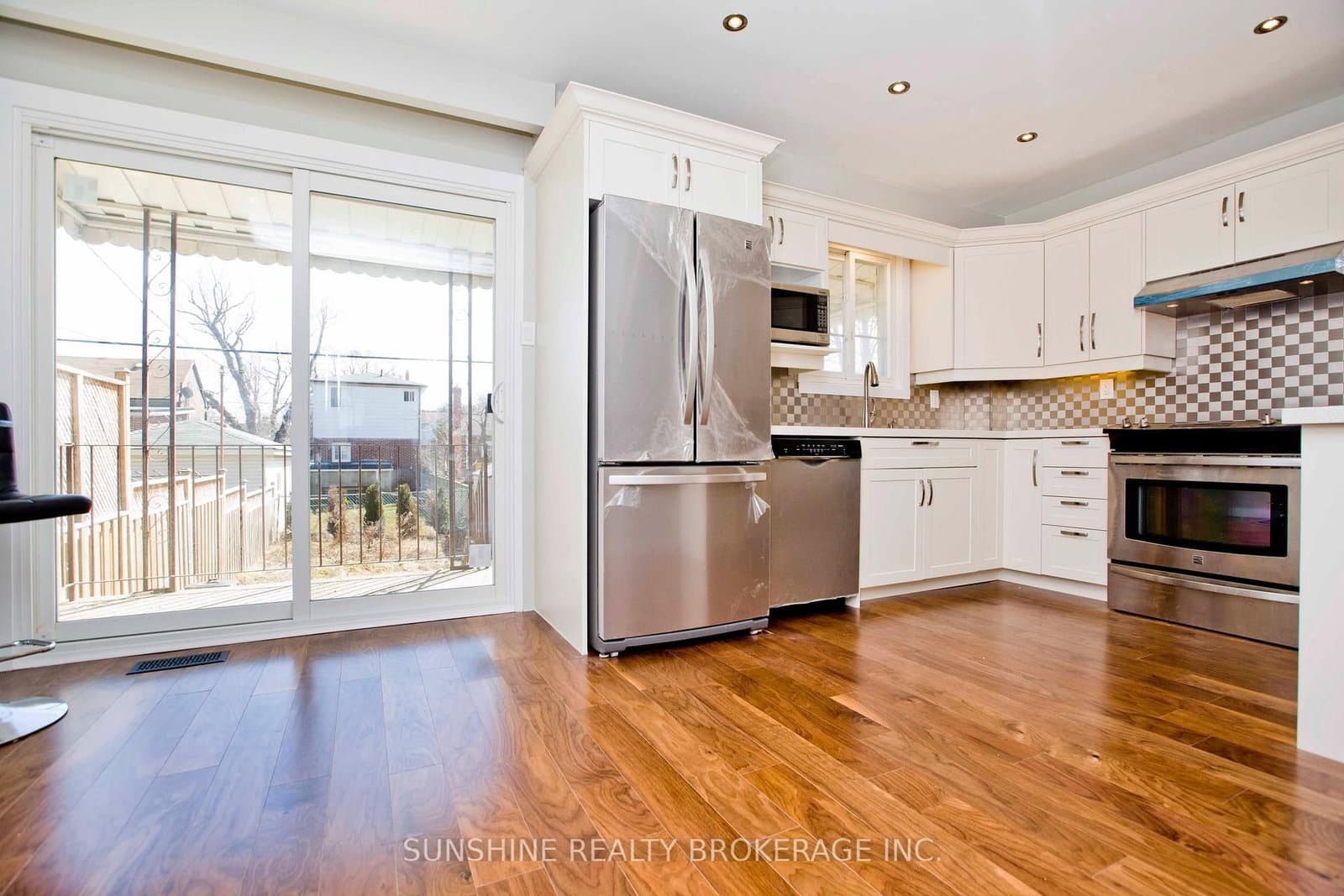 121 Sammon Avenue thumbnail 16