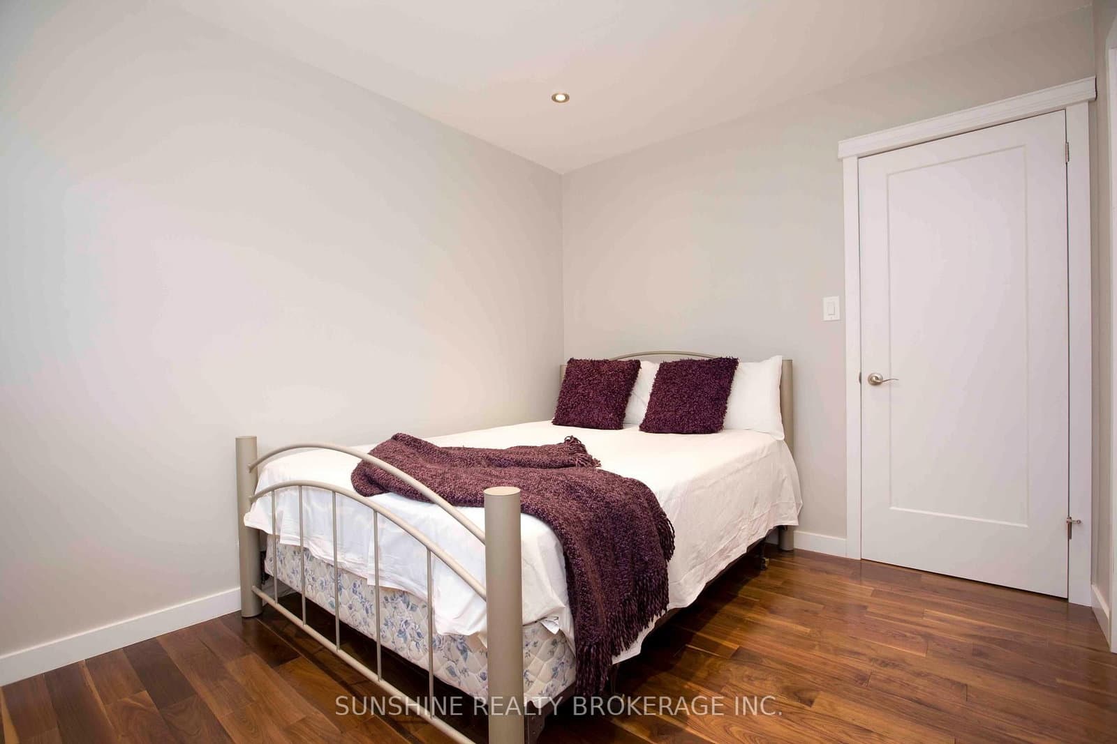 121 Sammon Avenue thumbnail 22