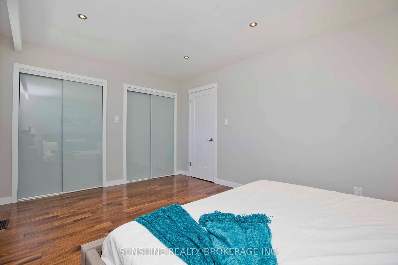 121 Sammon Avenue thumbnail 25
