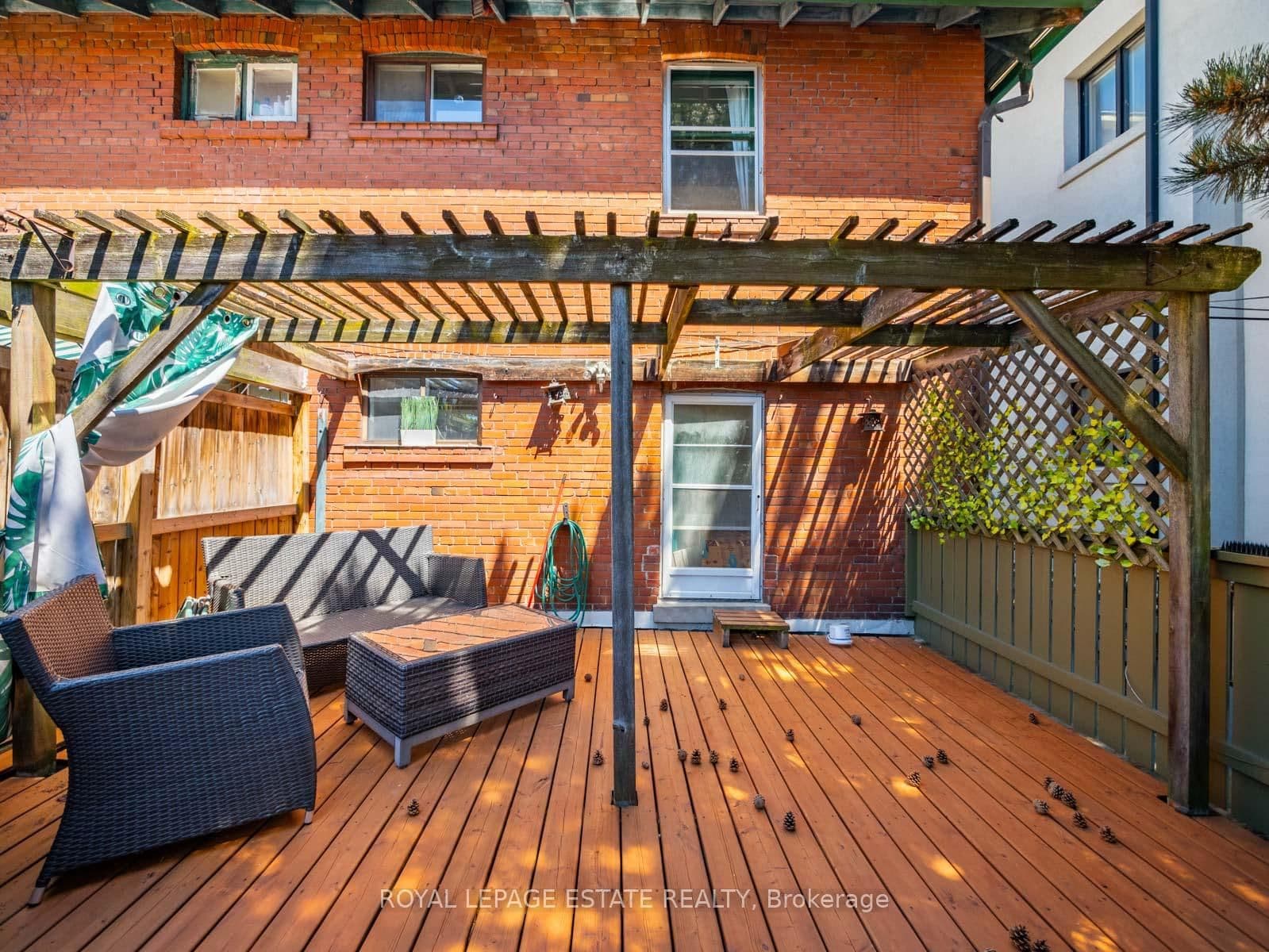 2275 Queen Street E thumbnail 39