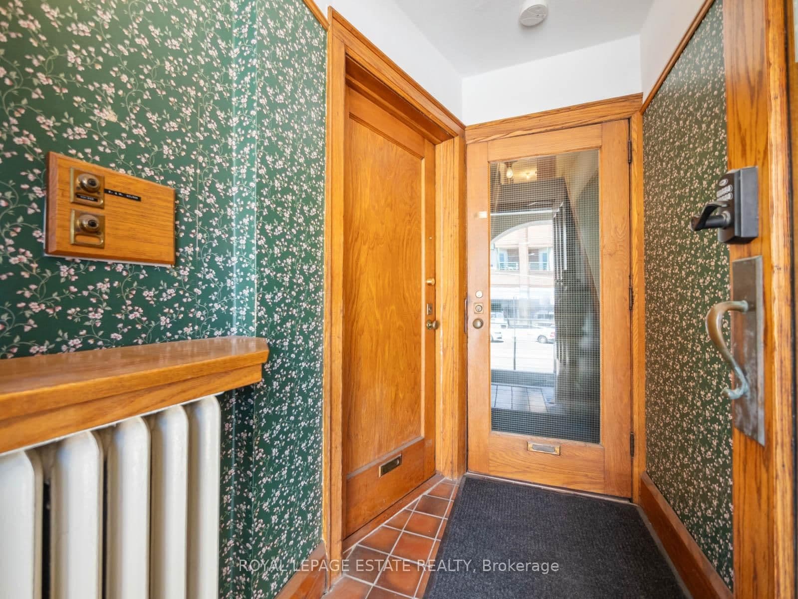 2275 Queen Street E thumbnail 5
