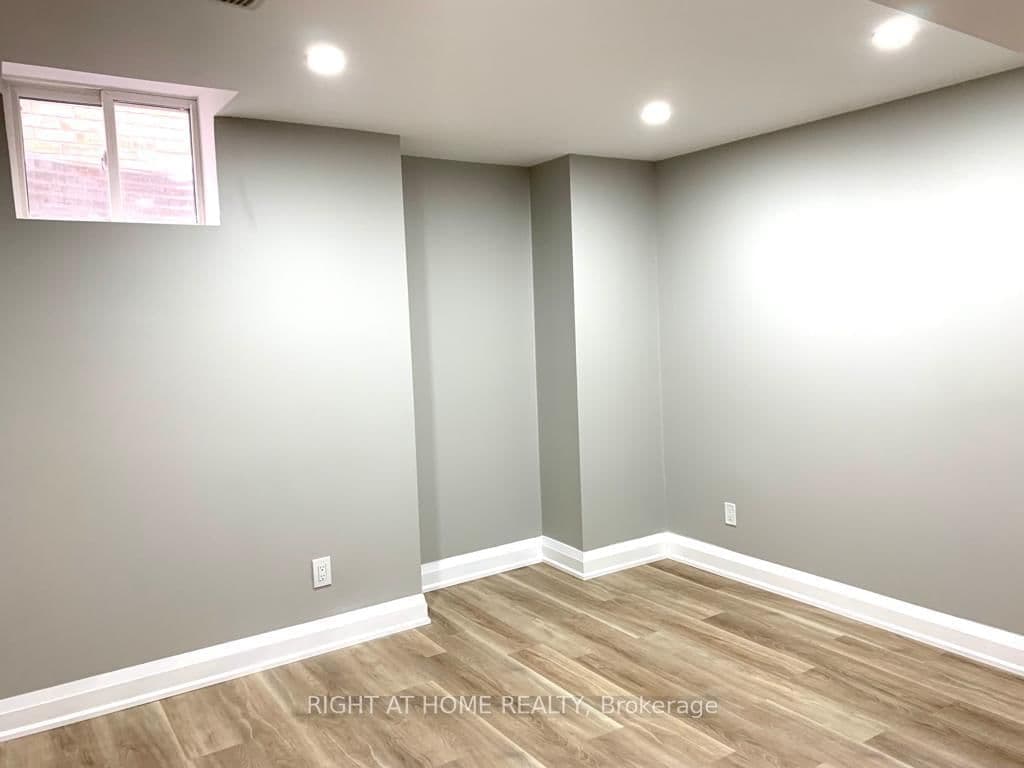 1649 Quail Run Drive, Unit Bsmt thumbnail 12