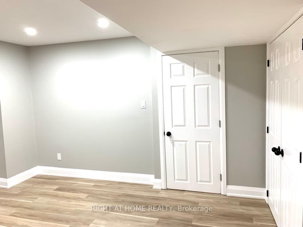 1649 Quail Run Drive, Unit Bsmt thumbnail 13