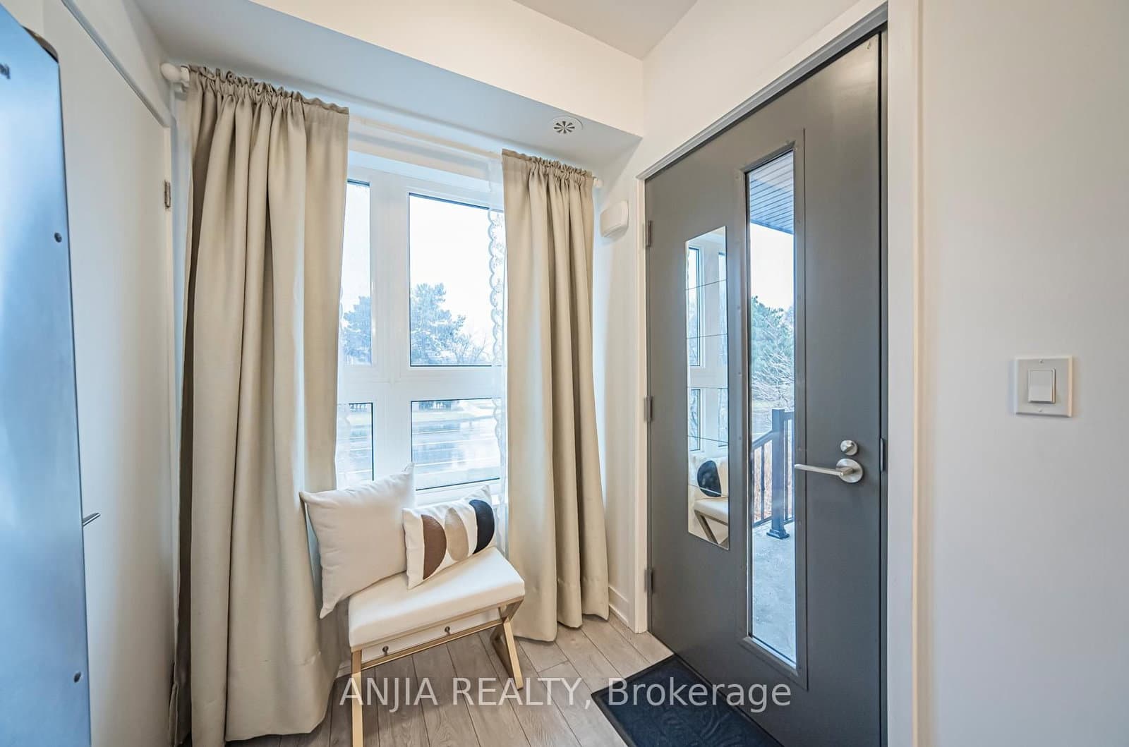 2100 BRIDLETOWNE Circle, Unit 110 thumbnail 12