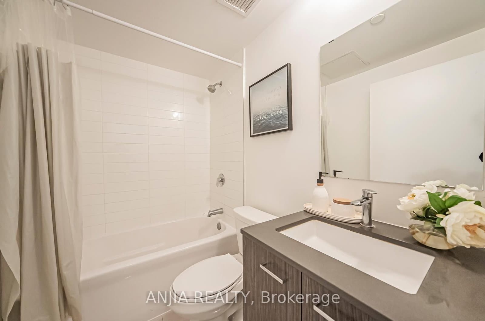 2100 BRIDLETOWNE Circle, Unit 110 thumbnail 15
