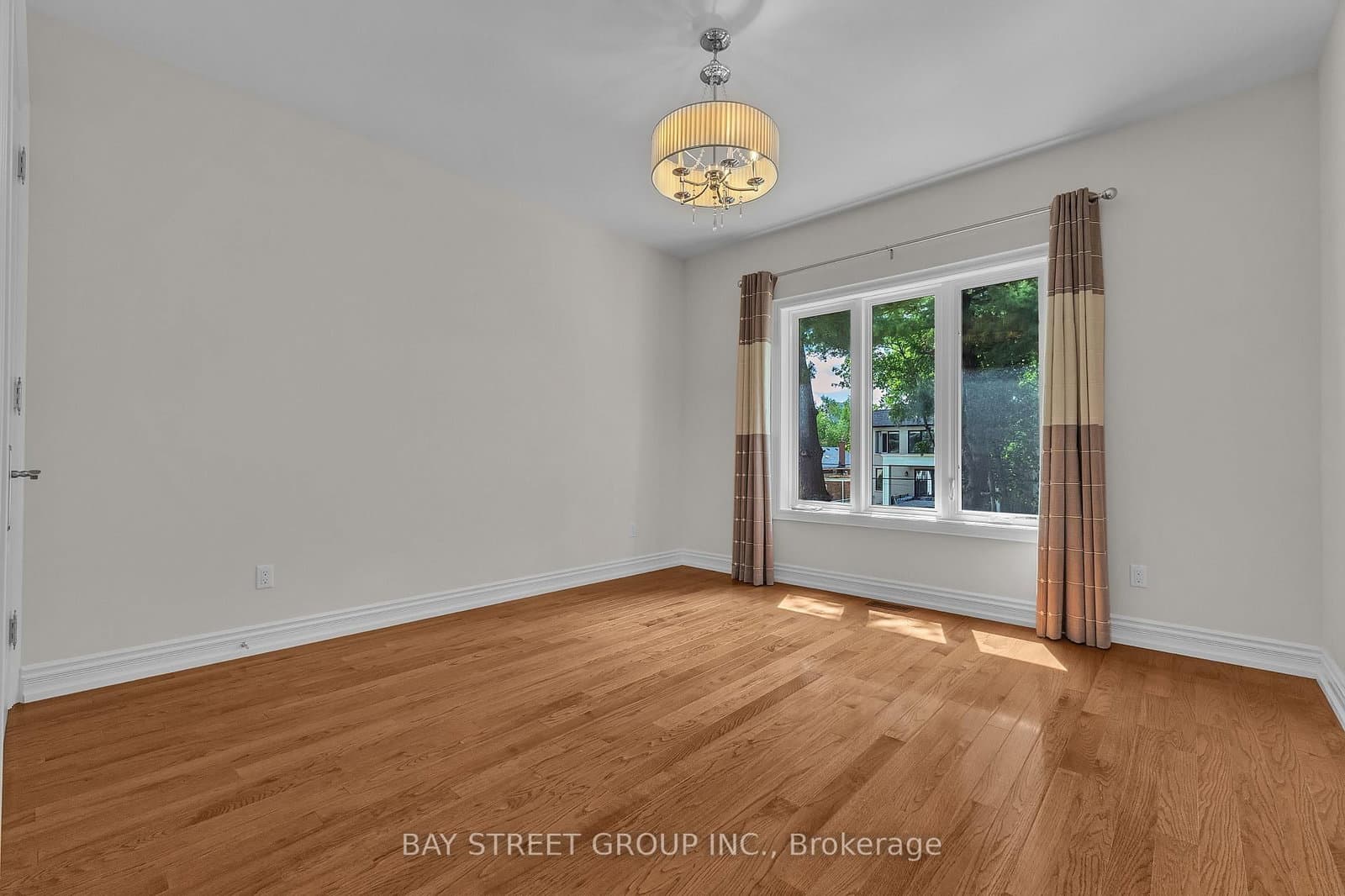 24 Murray Avenue thumbnail 17