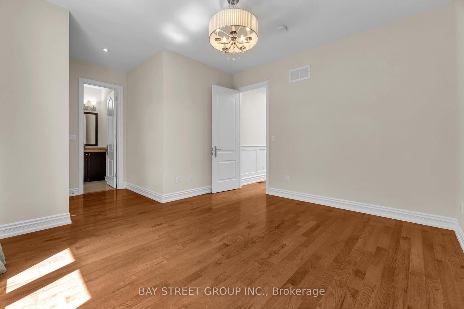 24 Murray Avenue thumbnail 21