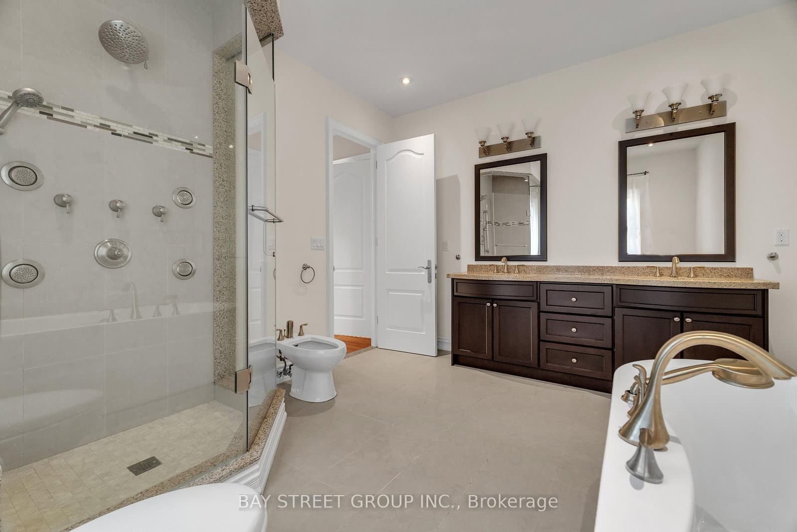 24 Murray Avenue thumbnail 27