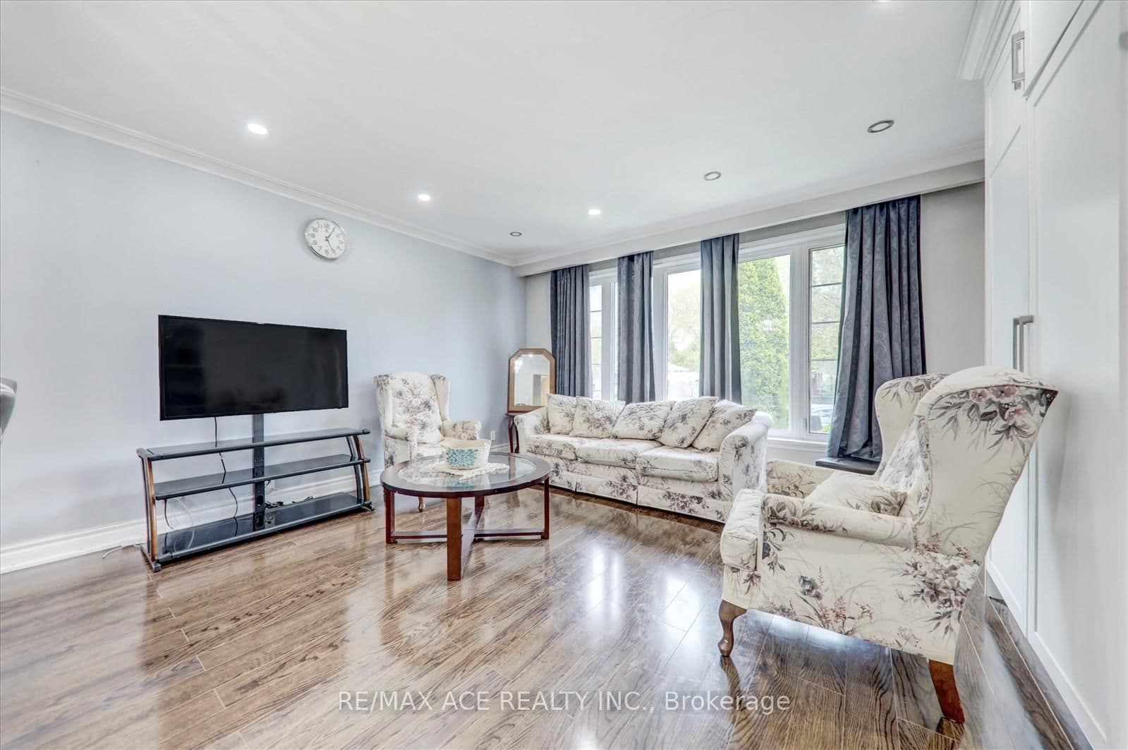 10 Blakemanor Boulevard thumbnail 14