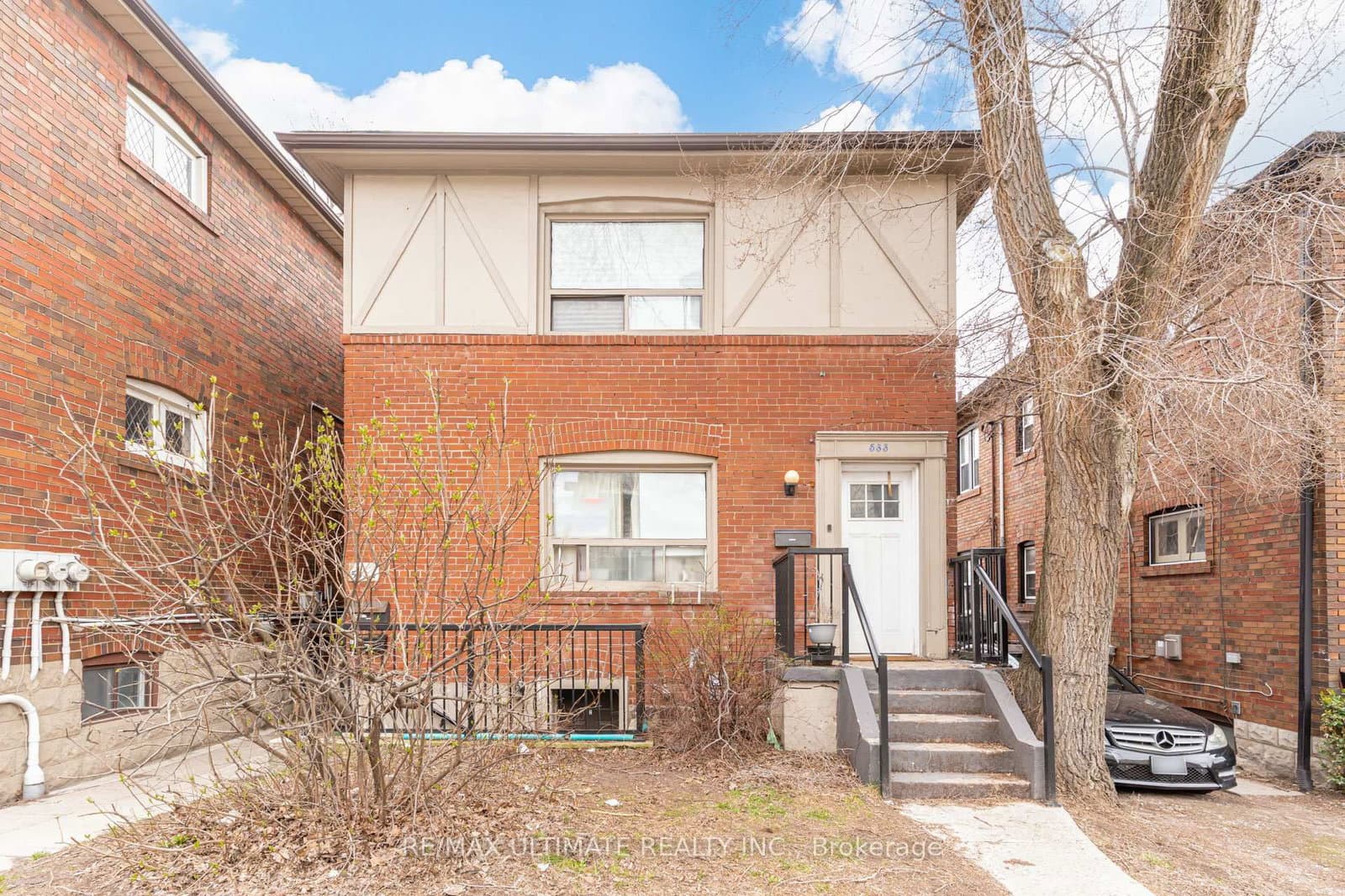 533 Kingston Road thumbnail 2