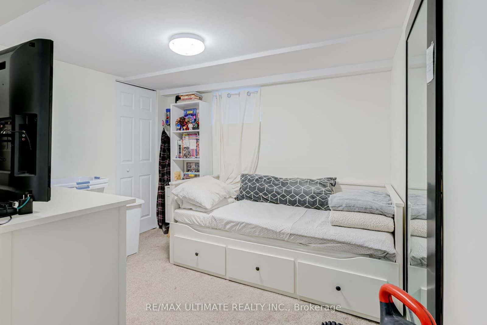 533 Kingston Road thumbnail 22