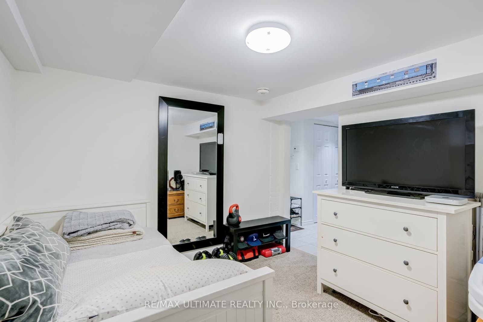 533 Kingston Road thumbnail 23