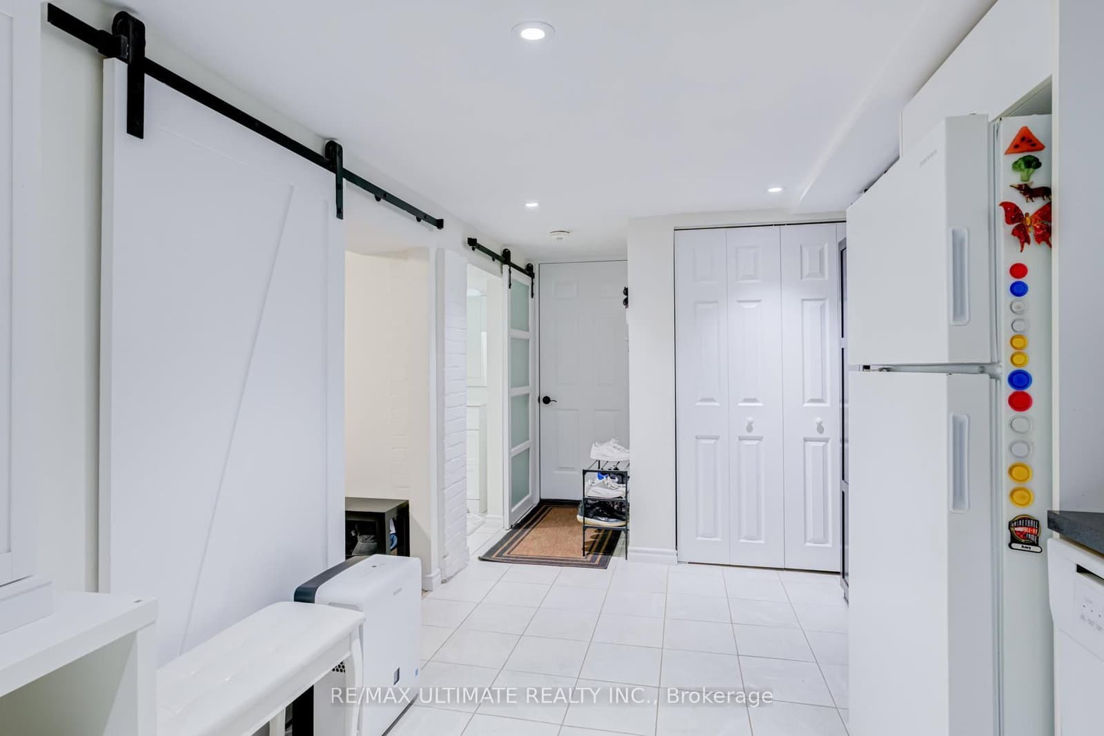 533 Kingston Road thumbnail 4