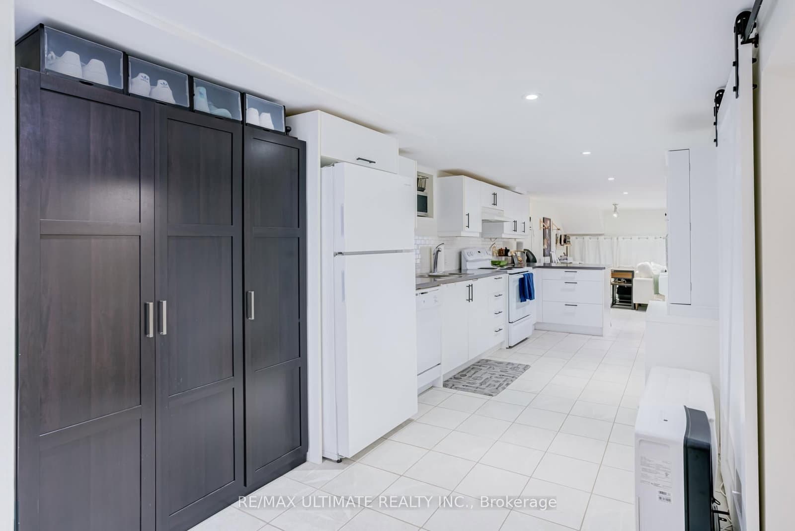 533 Kingston Road thumbnail 6