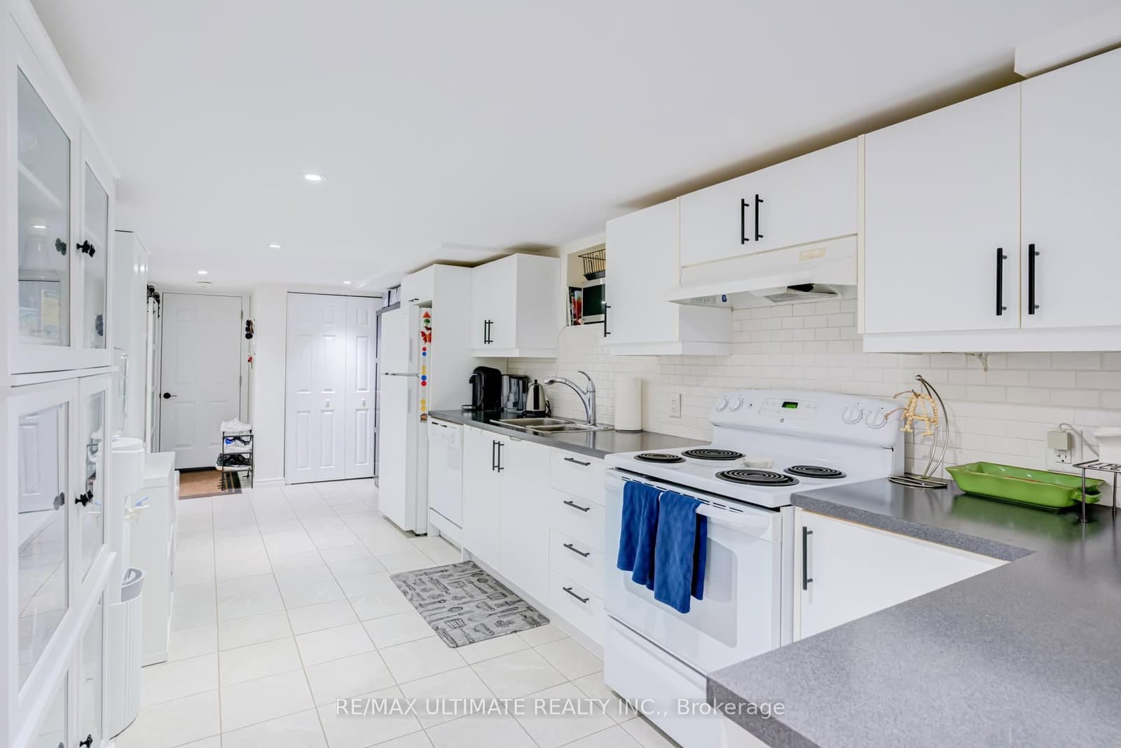533 Kingston Road thumbnail 9