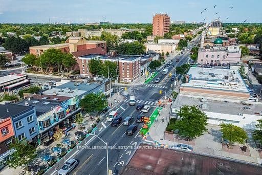 962-974 Danforth Avenue thumbnail 2
