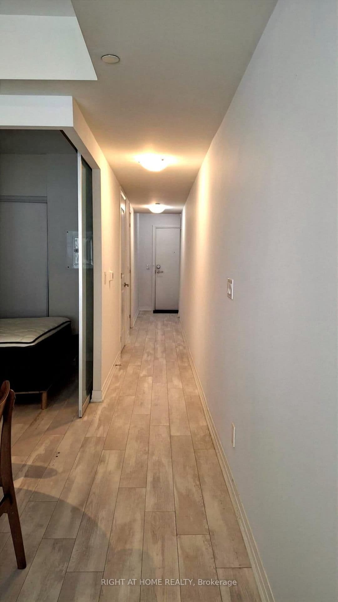 1630 Queen Street E, Unit 211 thumbnail 10