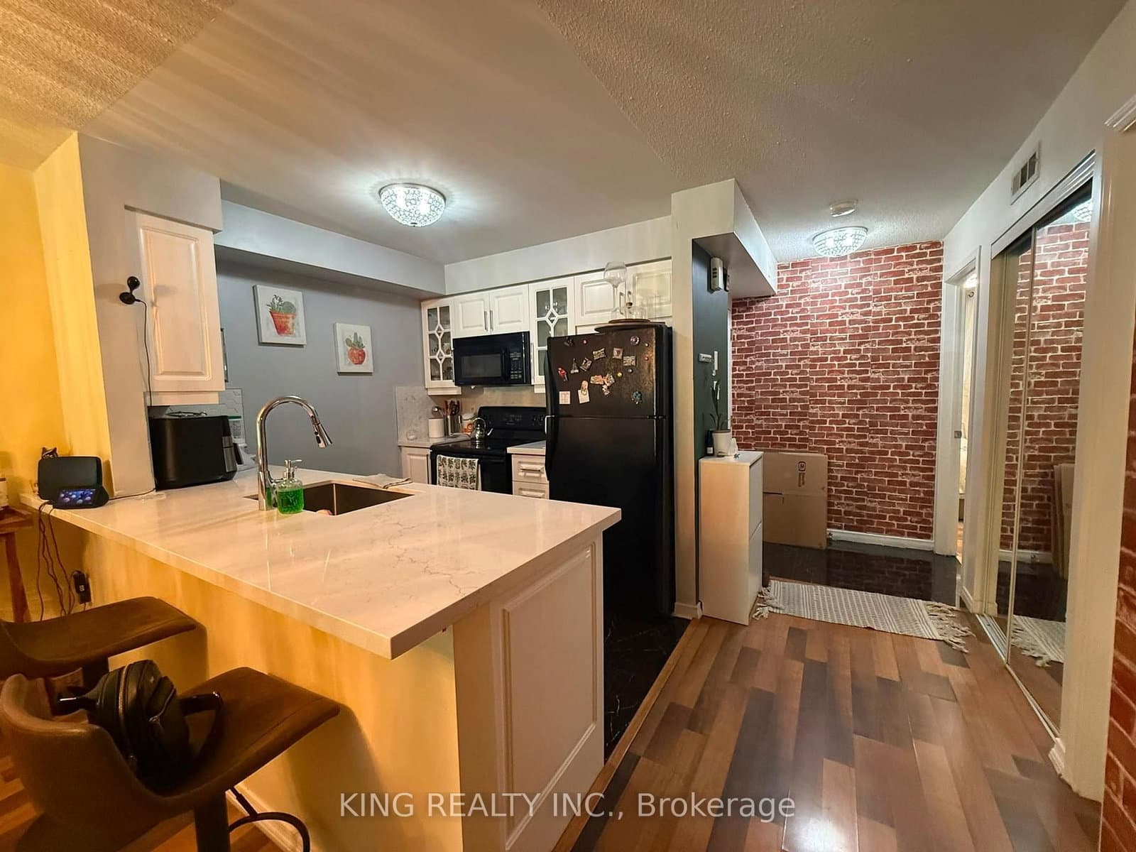 19 Petra Way, Unit 1 thumbnail 2
