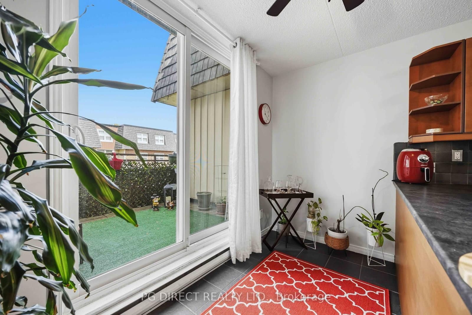 580 Mary Street E, Unit 214 thumbnail 11