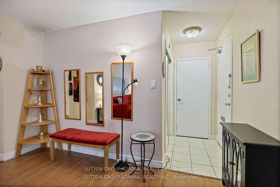 825 Kennedy Road N, Unit 406 thumbnail 4