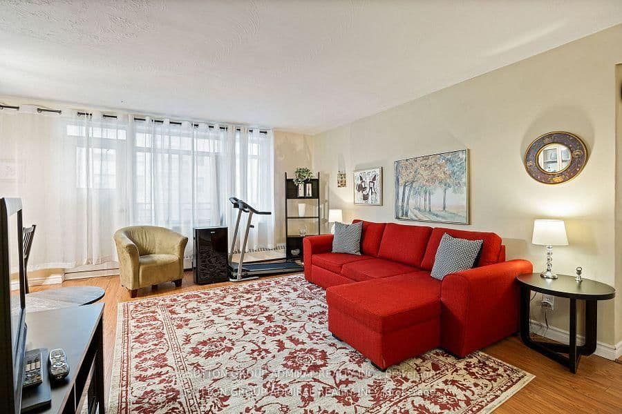 825 Kennedy Road N, Unit 406 thumbnail 5