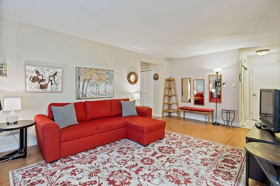 825 Kennedy Road N, Unit 406 thumbnail 8