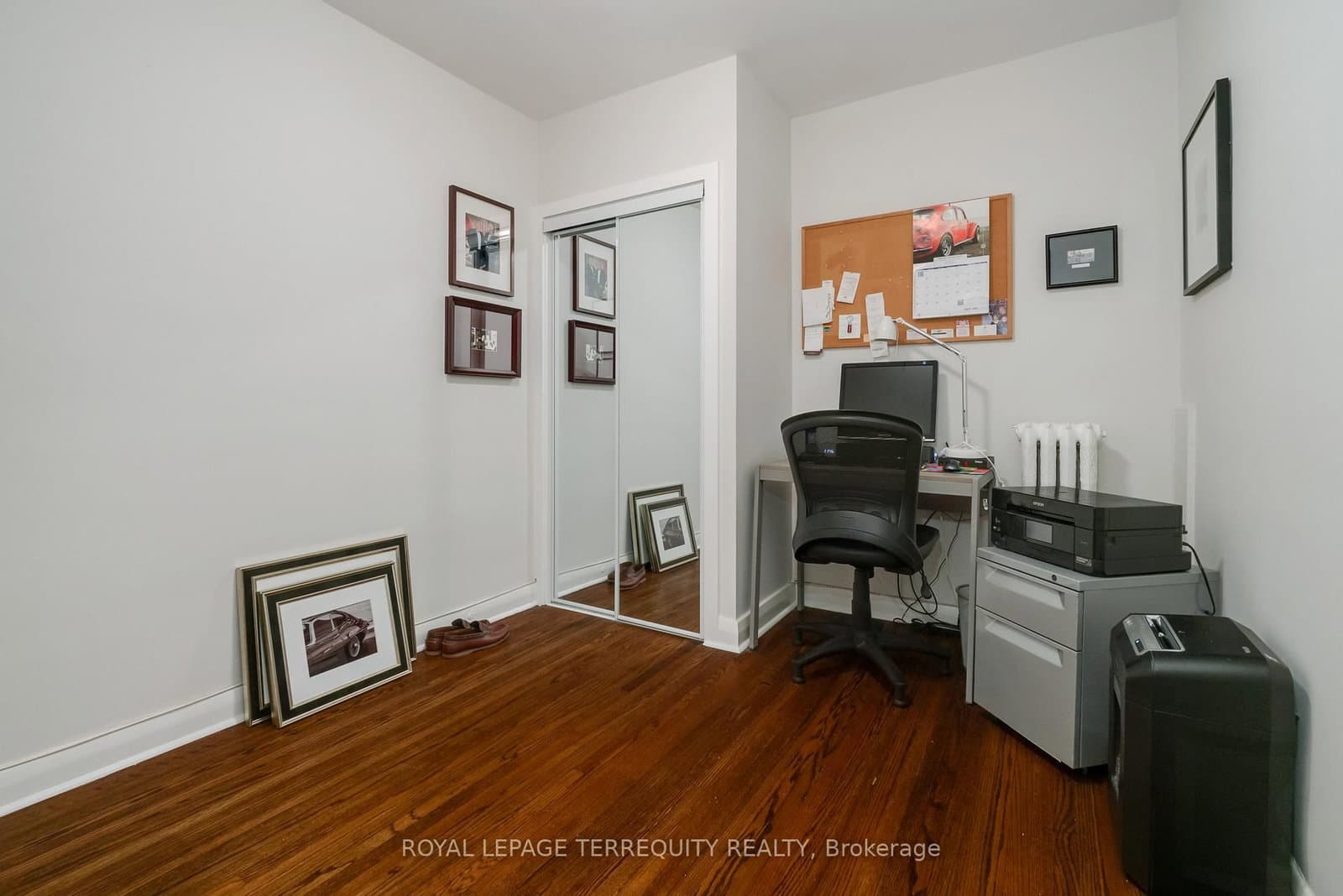 894 Queen Street E thumbnail 18