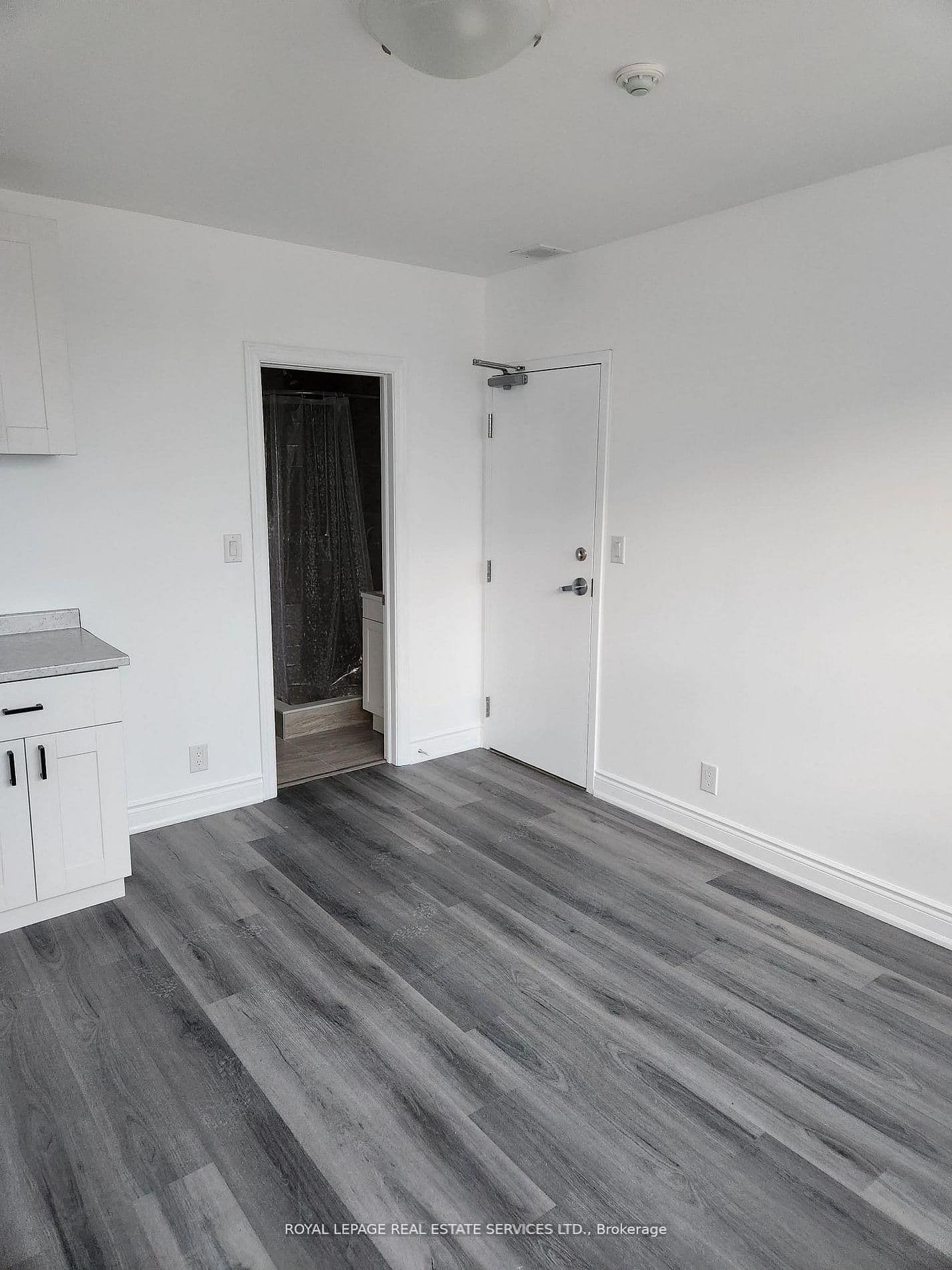 2820 Danforth Avenue, Unit 201 thumbnail 6