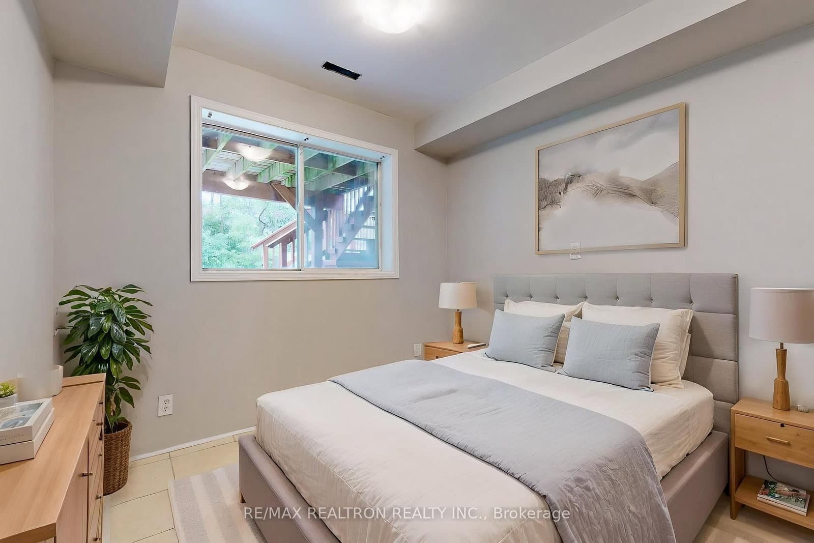 1250 Dartmoor Street, Unit #Lower thumbnail 5