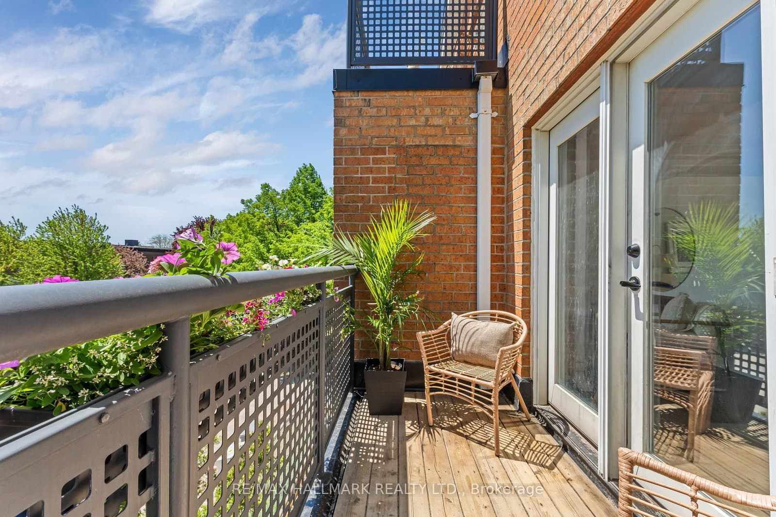 1941 Queen Street E, Unit 305 thumbnail 10