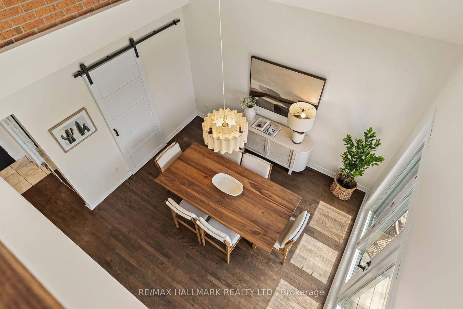 1941 Queen Street E, Unit 305 thumbnail 21