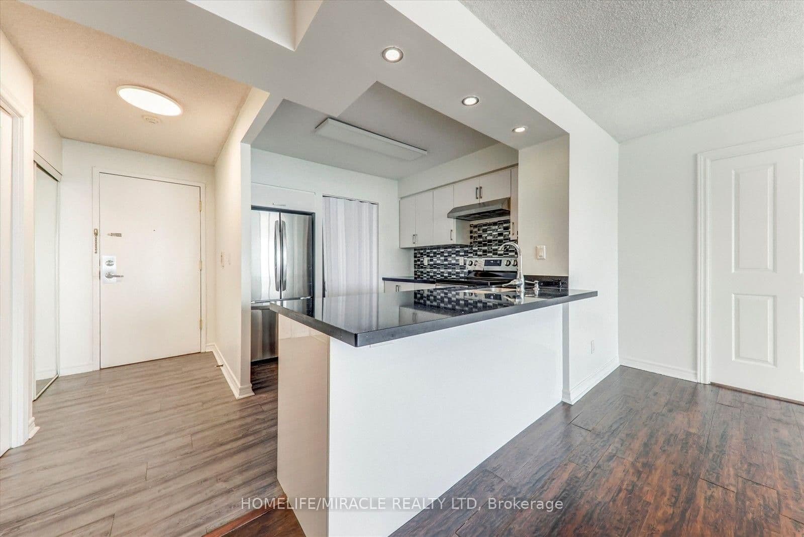 68 Corporate Drive, Unit 3521 thumbnail 4