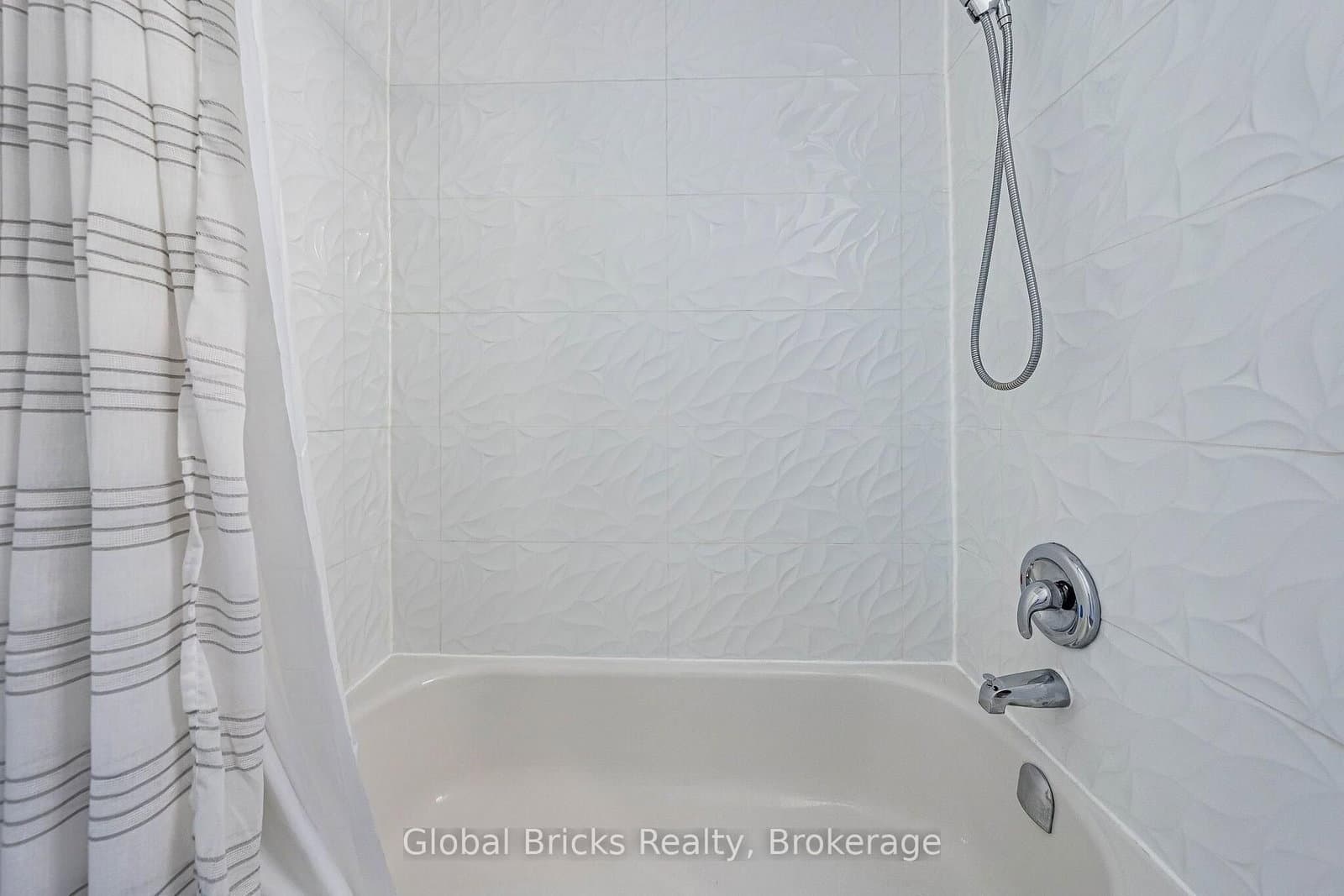 19 Elward Boulevard thumbnail 23