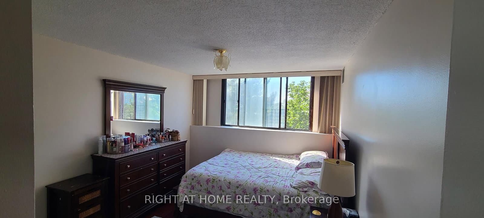 10 TAPSCOTT Road, Unit 405 thumbnail 17