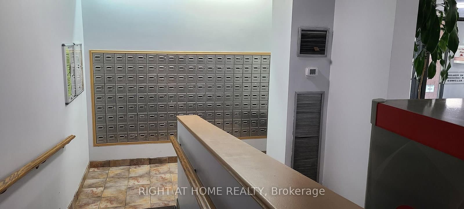 10 TAPSCOTT Road, Unit 405 thumbnail 5