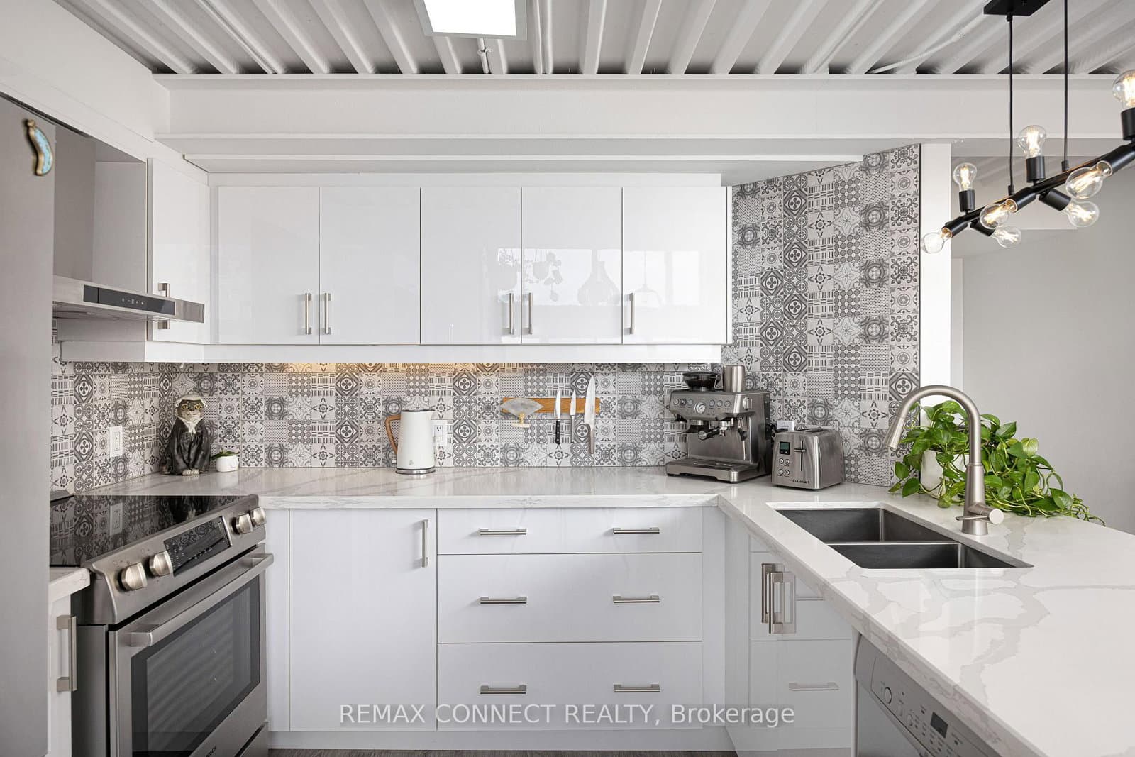 517 Kingston Road, Unit 4 thumbnail 18