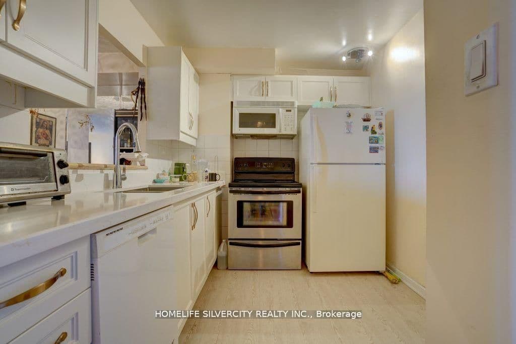88 Corporate Drive, Unit 1617 thumbnail 5
