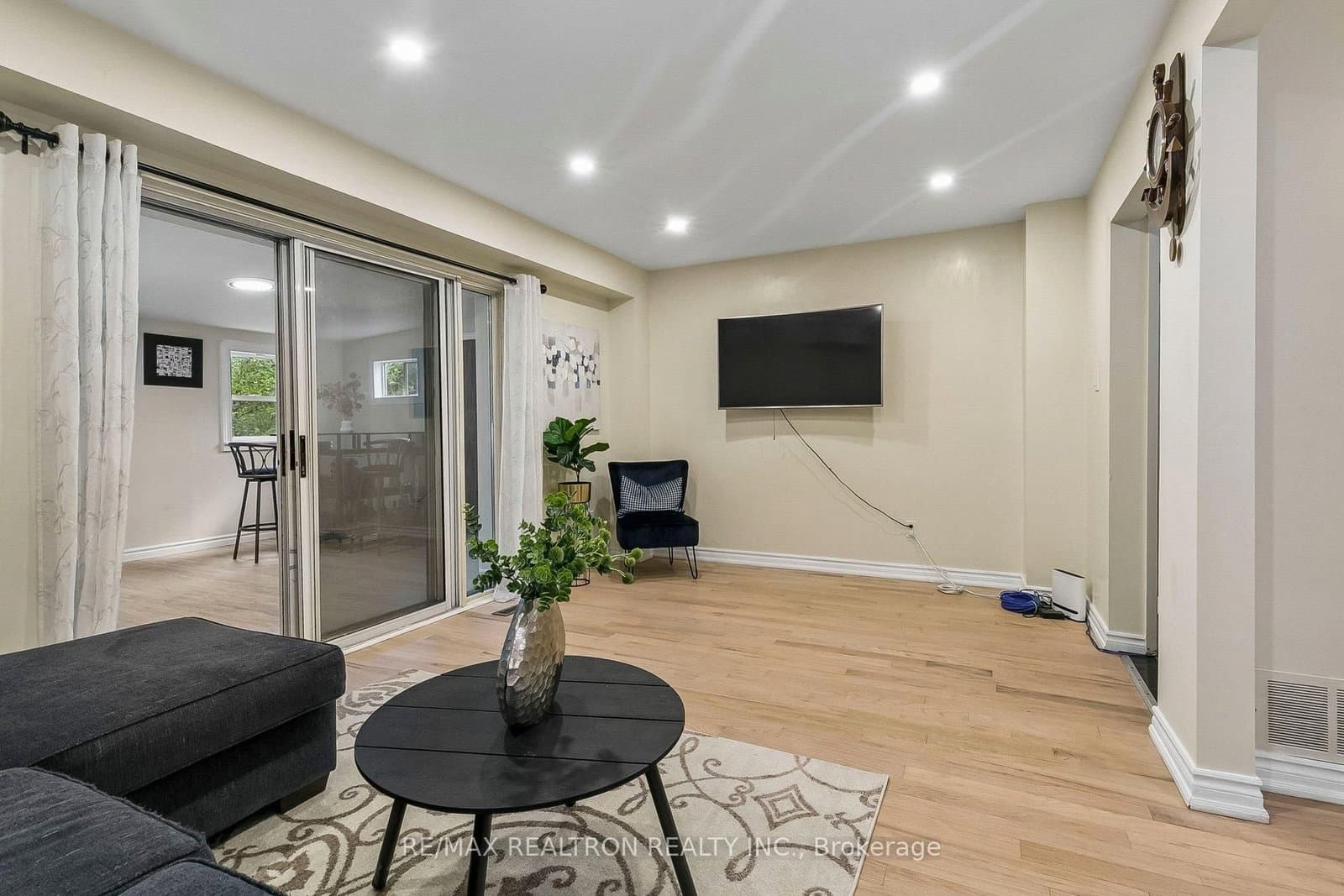 25 Whiteleas Avenue thumbnail 8