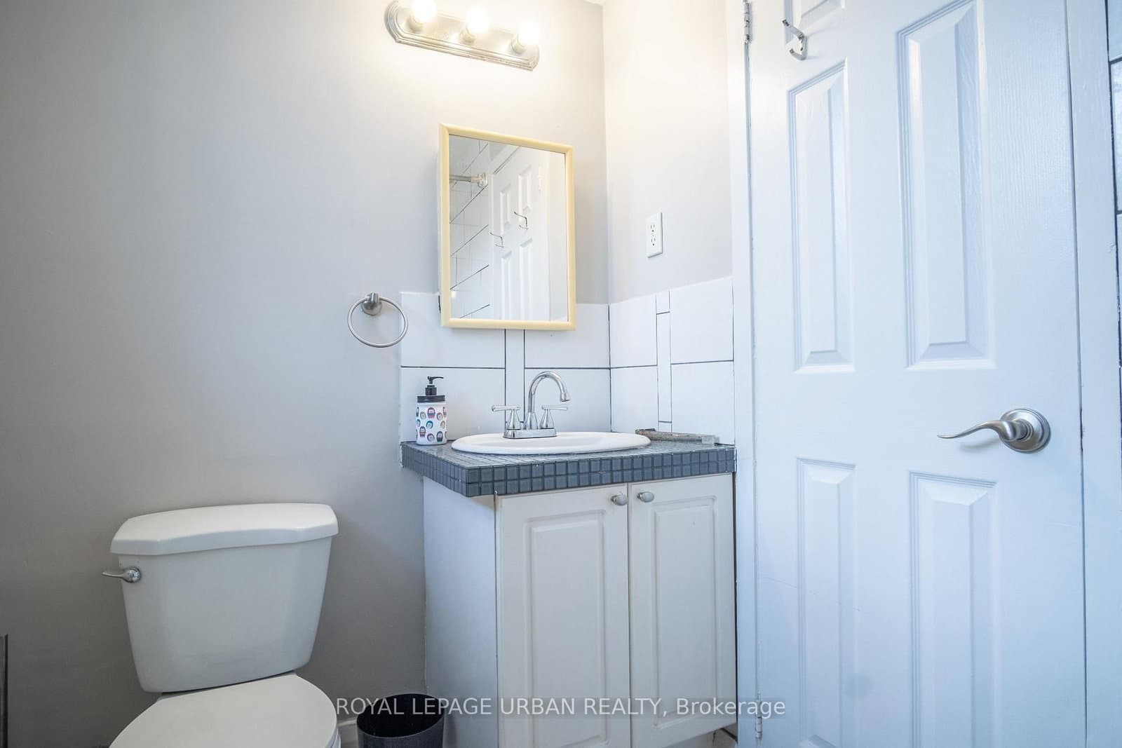 636 Danforth Avenue, Unit 2 thumbnail 16