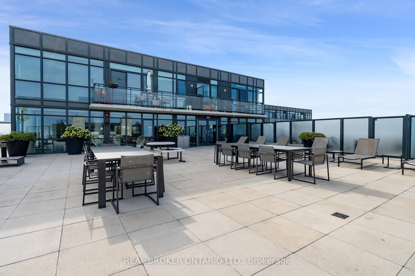 1190 Dundas Street E, Unit 322 thumbnail 11