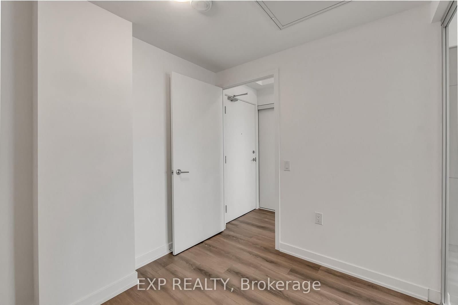 7437 Kingston Road, Unit 908B thumbnail 4