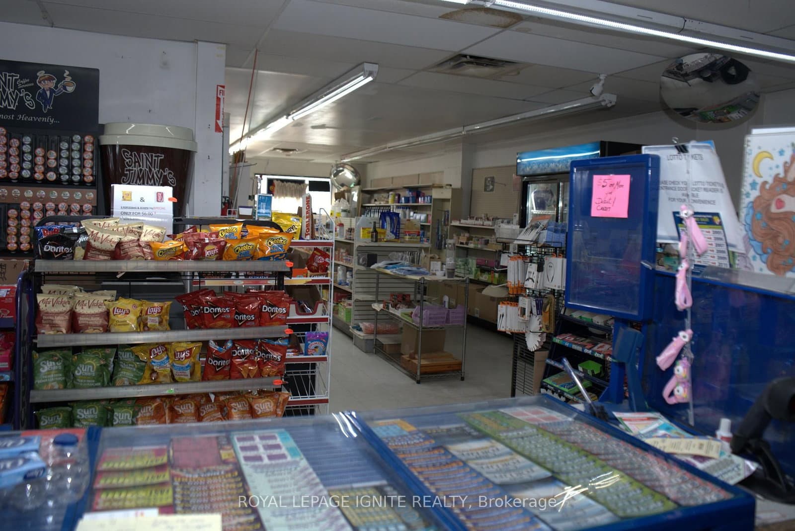 300 Dundas Street E thumbnail 9
