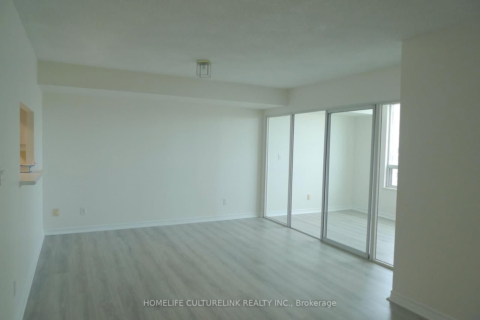 68 Corporate Drive, Unit 1929 thumbnail 3