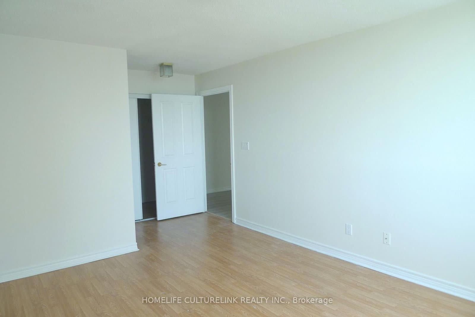 68 Corporate Drive, Unit 1929 thumbnail 8