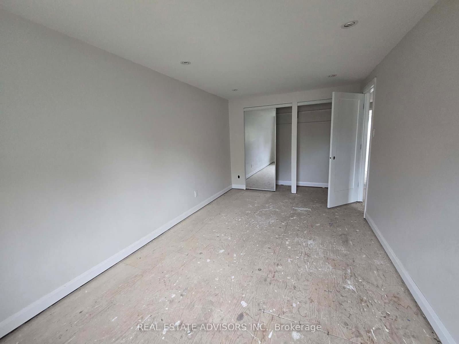 238 Braymore Boulevard thumbnail 16