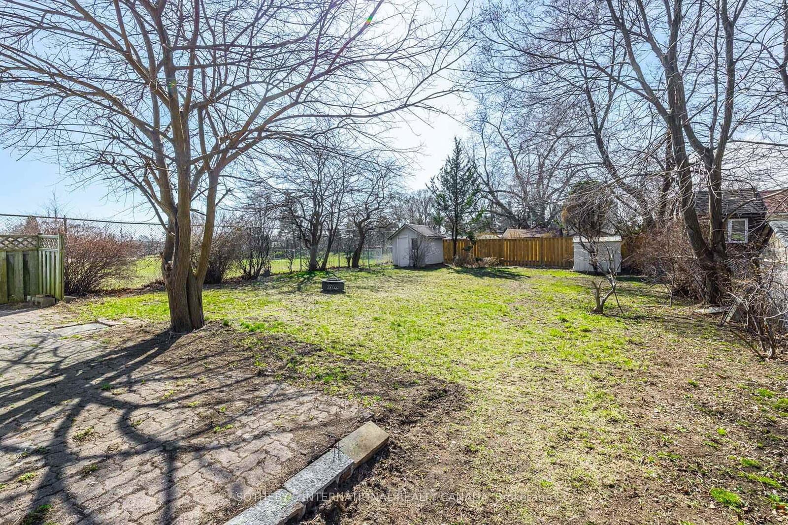 4075A Lawrence Avenue E thumbnail 22